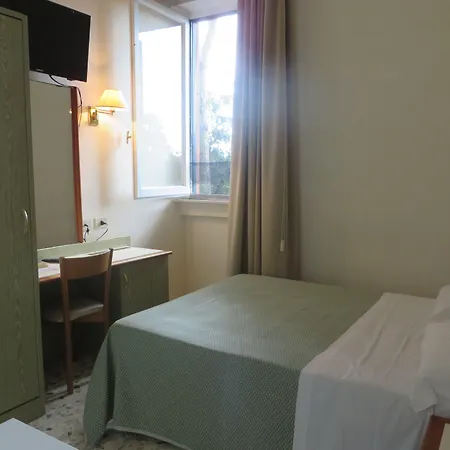 Tiziana Hotel 3*